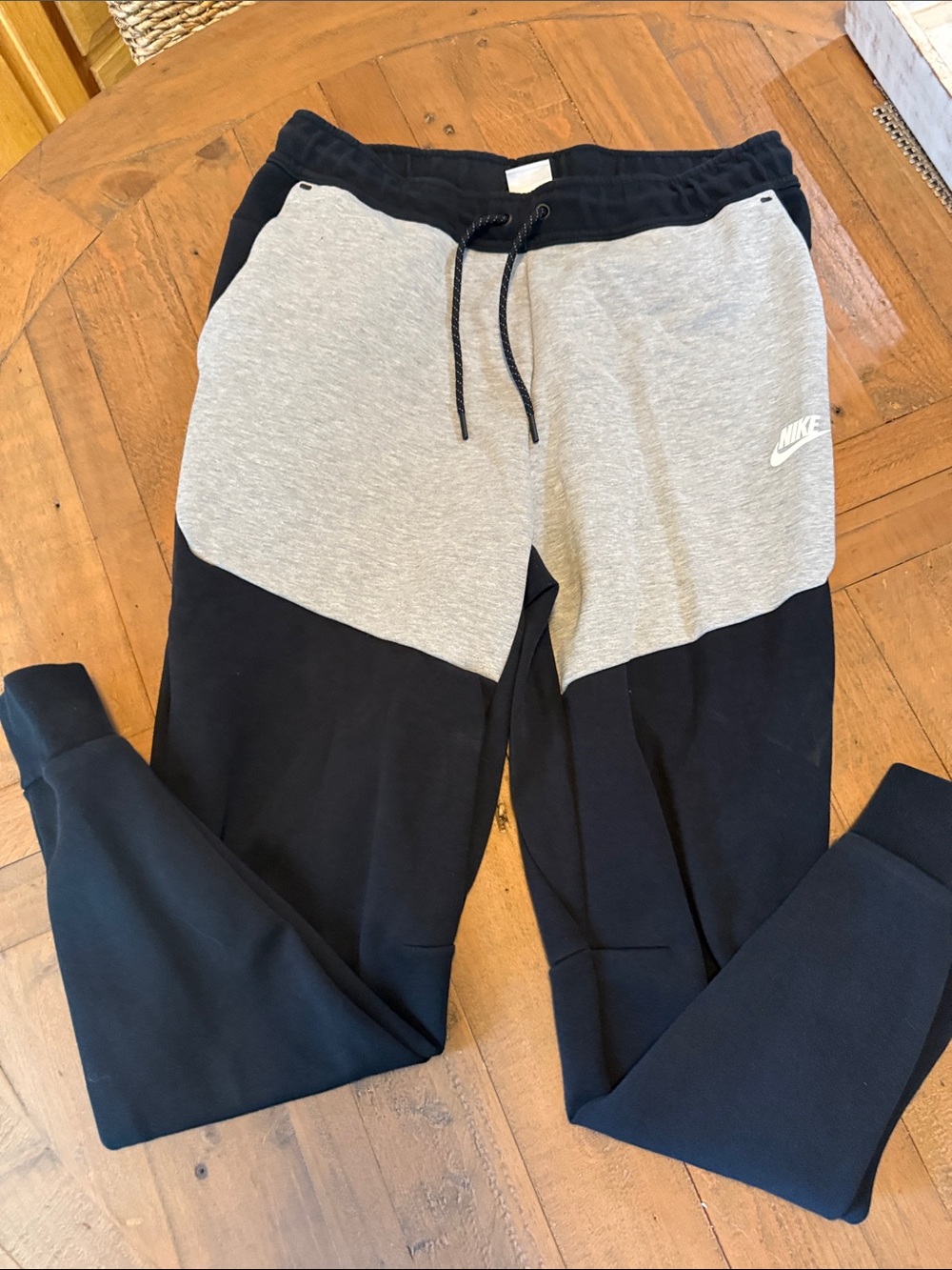 Nike Men’s Gray and Black Colorblock Sweat Joggers